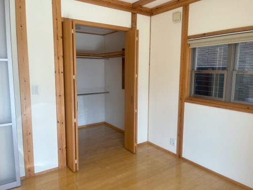 大型納戸 (居間)