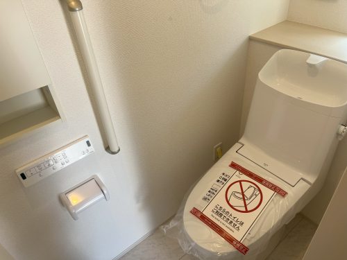 1階てすりつきトイレ