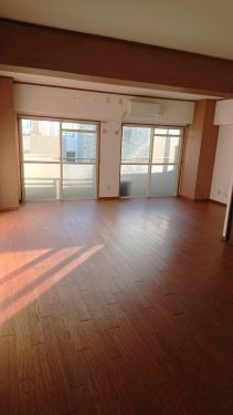 ゆったり19帖 (寝室)