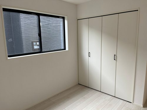 ２号棟　洋室　収納